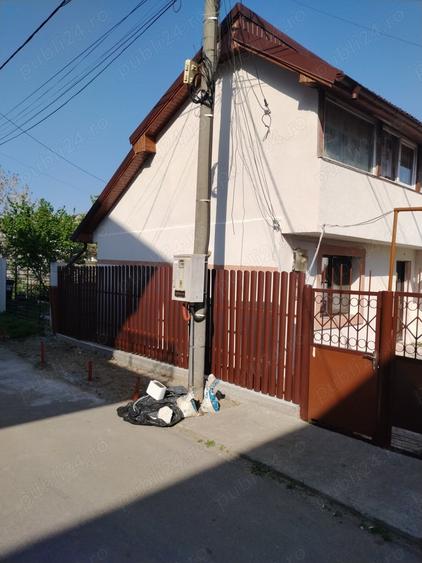 Casă cu 6 camere cu Teren 250 Mp în Costinești