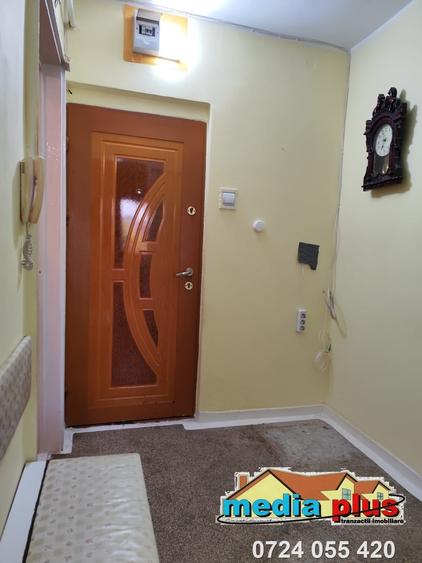 Apartament cu 3 camere semidecomandat în Dunărea