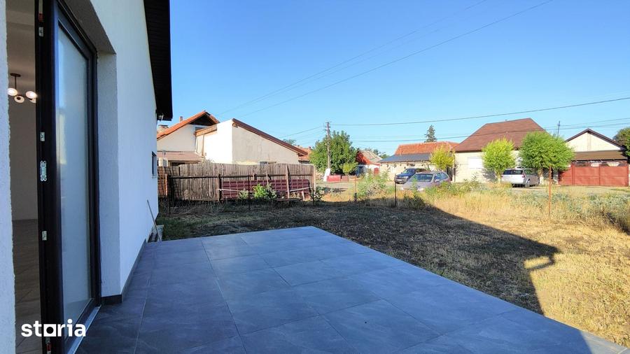 Casă cu 3 camere cu Teren 445 Mp în Zimandu Nou
