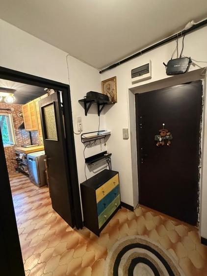 Apartament cu 4 camere semidecomandat, mobilat în Drumul Taberei