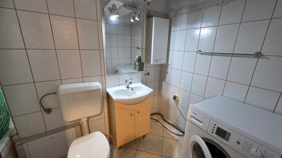 Apartament cu 3 camere semidecomandat în Unirii
