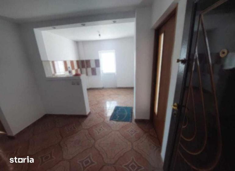 Apartament cu 2 camere decomandat în Micro 12