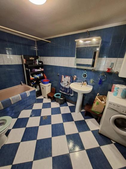 Casă cu 4 camere cu Teren 2000 Mp în Viștea