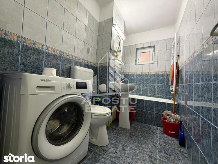 Apartament cu 3 camere decomandat, mobilat în Girocului
