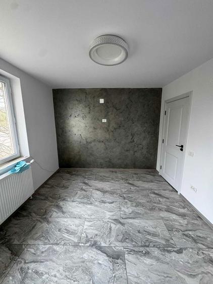 Apartament cu 3 camere decomandat în Exterior Vest