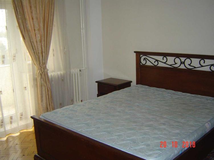 Apartament cu 3 camere decomandat în Babadag