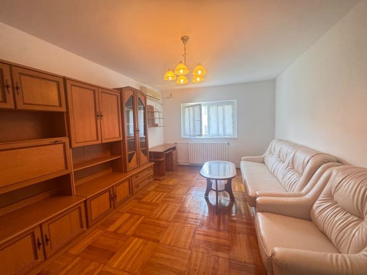 Apartament cu 3 camere decomandat în Tomis III