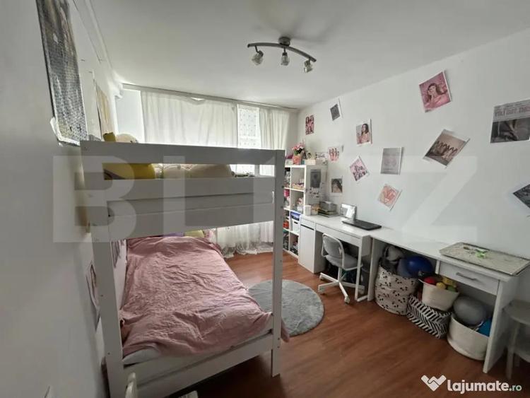 Apartament cu 3 camere decomandat în Micro 5