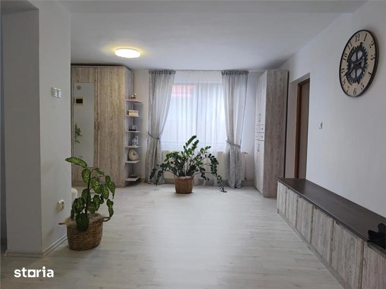 Casă cu 4 camere cu Teren 720 Mp în Criș