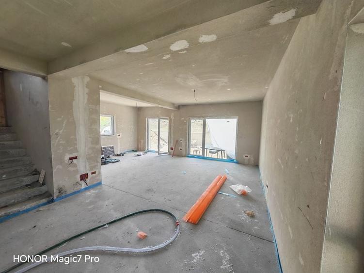 Casă cu 4 camere cu Teren 550 Mp în Chinteni