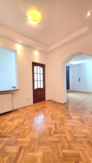 Casă cu 12 camere cu Canalizare în Armeneasca