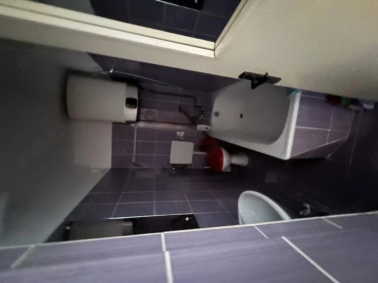 vand apartament 2 camere zona Bulevardul Revolutiei ,etaj 1, decomandat - 4