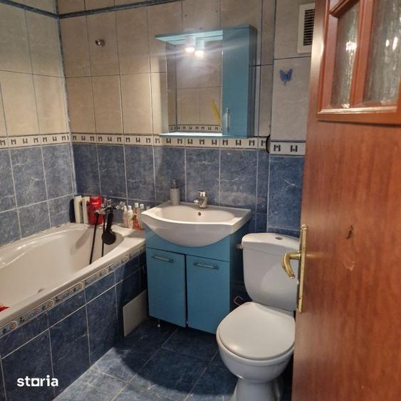 Apartament cu 3 camere, mobilat în Central