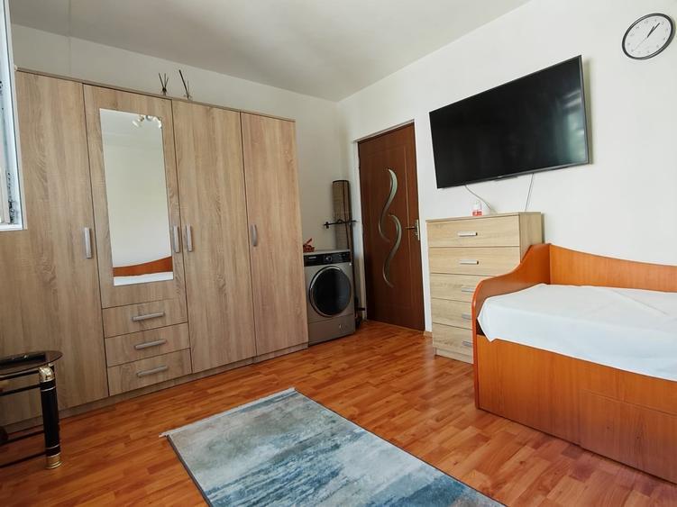 Garsonieră decomandată în Fizicienilor