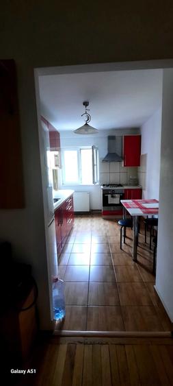 Apartament cu 3 camere decomandat în Aradului