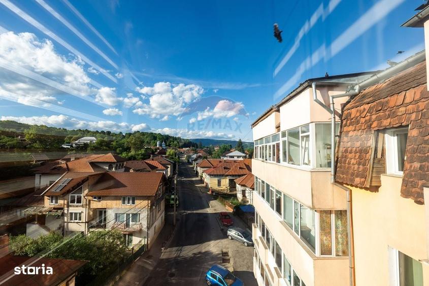 Apartament cu 3 camere în Valea Muscelului