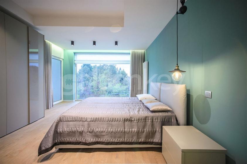 Apartament cu 4 camere semidecomandat, mobilat în Iancu Nicolae