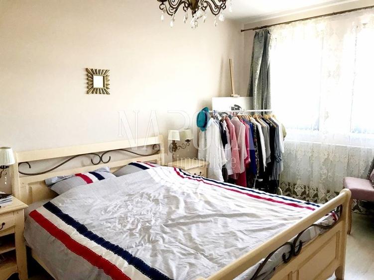 Apartament cu 2 camere semidecomandat, mobilat în Între Lacuri