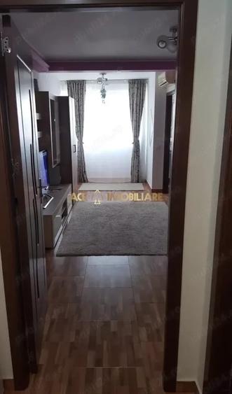 Garsonieră decomandată, mobilată în Titan