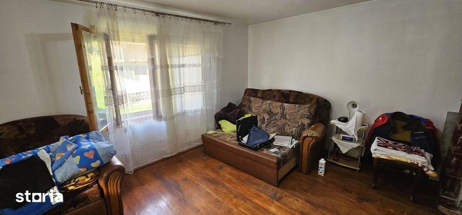Casă cu 4 camere cu Teren 4908 Mp în Poduri