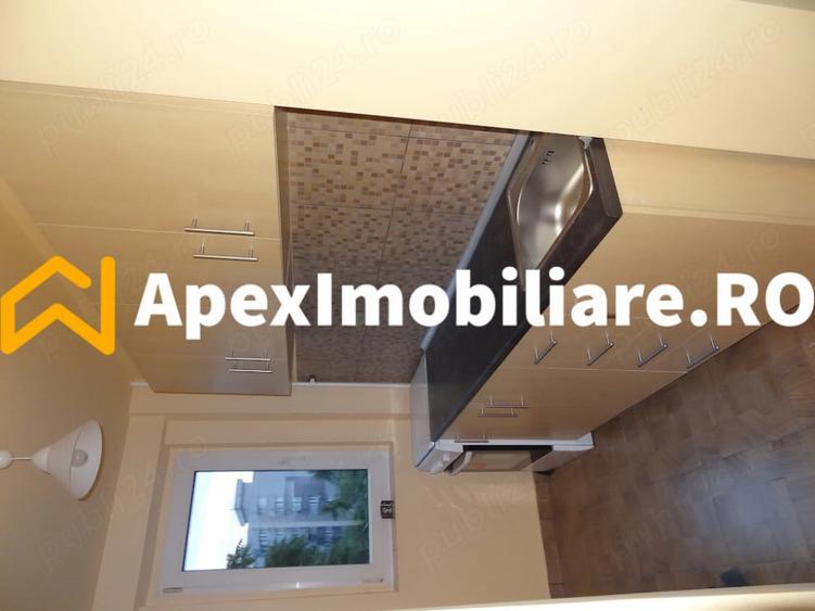 Apartament cu 2 camere decomandat în P-ța Victoriei