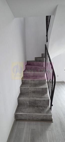 Casă individuală cu 4 camere cu Canalizare în Brebu