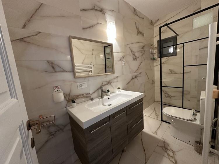 Casă cu 3 camere cu Teren 200 Mp în Central