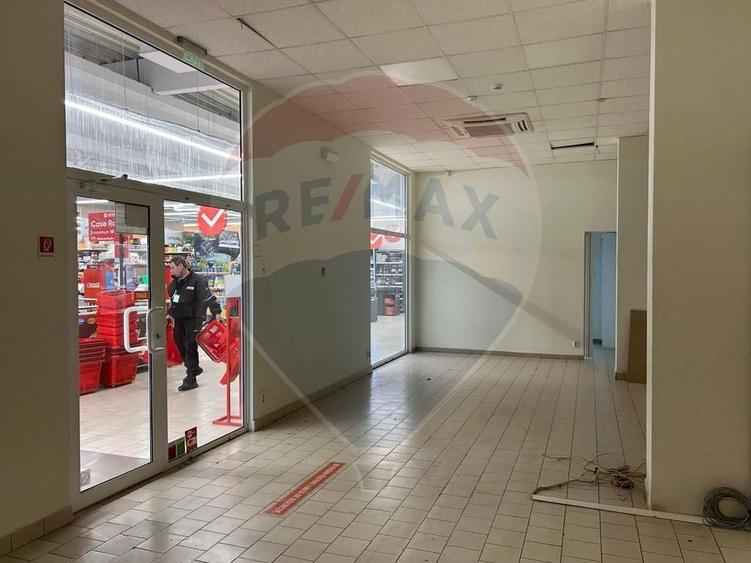 Spațiu comercial, de 58 mp, în Central