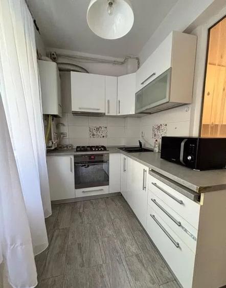 Apartament cu 2 camere semidecomandat, mobilat în Popești-Leordeni