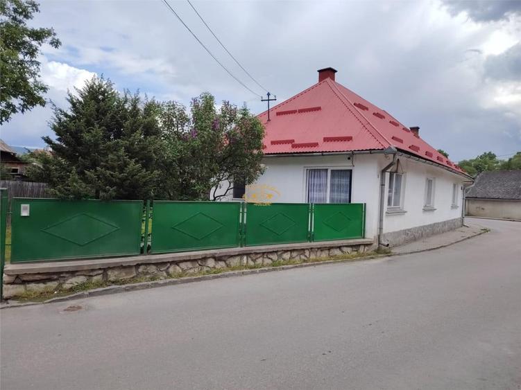 Casă cu 3 camere cu Teren 624 Mp în Central