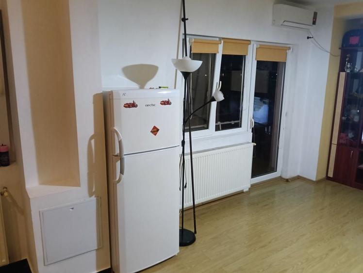 Apartament cu 2 camere decomandat în Exterior Vest