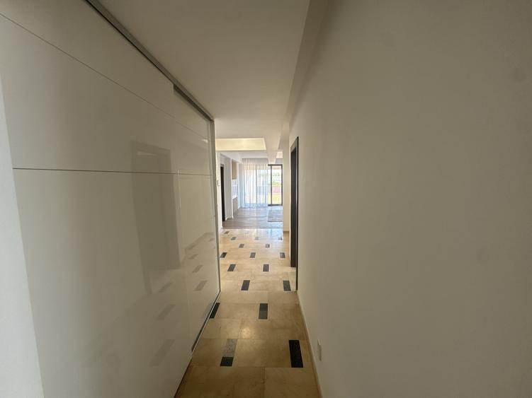 Apartament cu 4 camere decomandat, mobilat în Băneasa