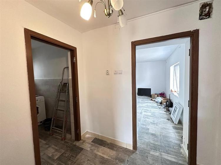 Casă cu 2 camere cu Teren 300 Mp în Aradul Nou