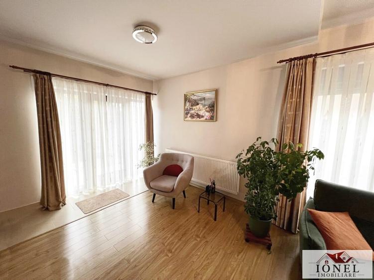 Duplex cu 4 camere cu Canalizare în Micești