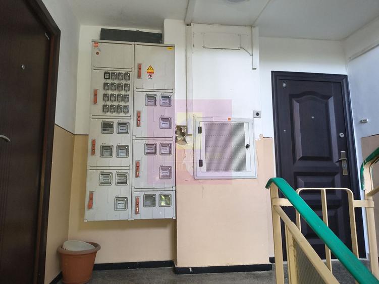 Apartament cu 3 camere semidecomandat în Valea Ialomiței