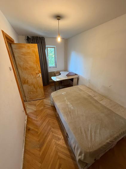 Apartament cu 3 camere nedecomandat în Dacia