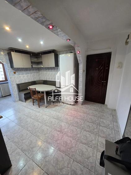 Apartament cu 2 camere decomandat în Micro II