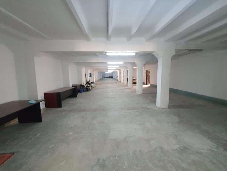 Spațiu industrial, de 2,200 mp, în Bariera Vâlcii