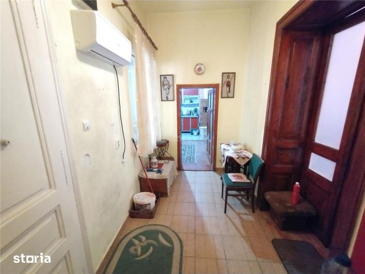 Apartament cu 2 camere decomandat, mobilat în Central