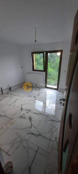 Casă individuală cu 4 camere cu Canalizare în Voinești