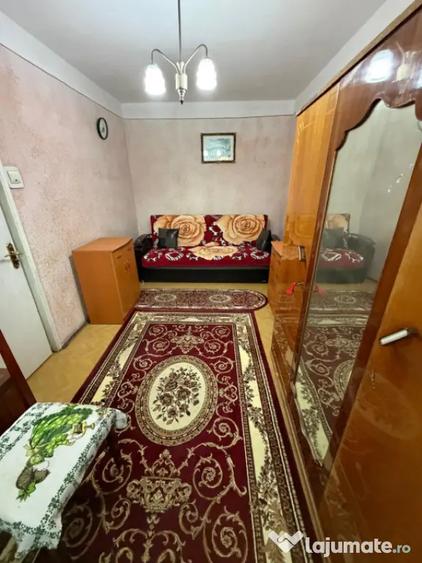Apartament cu 2 camere semidecomandat, mobilat în Central