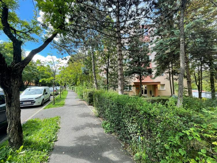 Apartament cu 4 camere în Zorilor