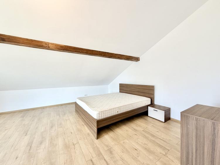 Duplex cu 4 camere cu Canalizare în Moșnița Nouă