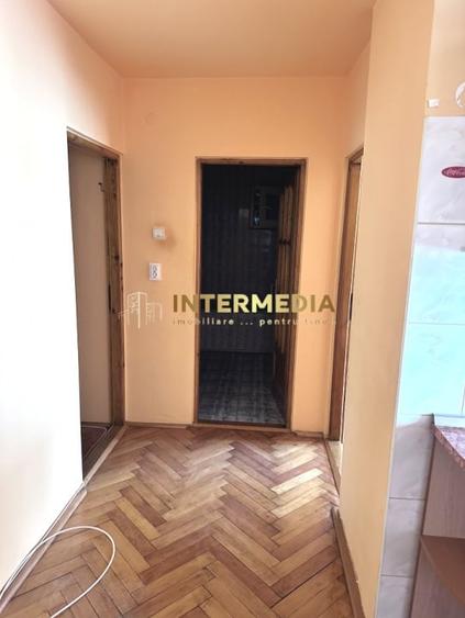 Apartament cu 2 camere decomandat, mobilat în Tolstoi
