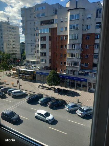 Apartament cu 4 camere decomandat în Central