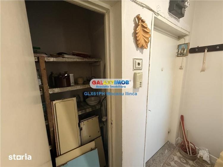 Apartament cu 3 camere semidecomandat în Cina