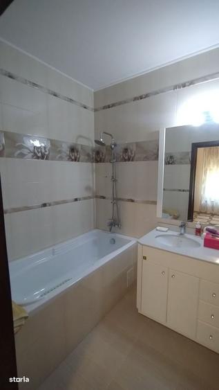 Casă cu 4 camere în Zorile