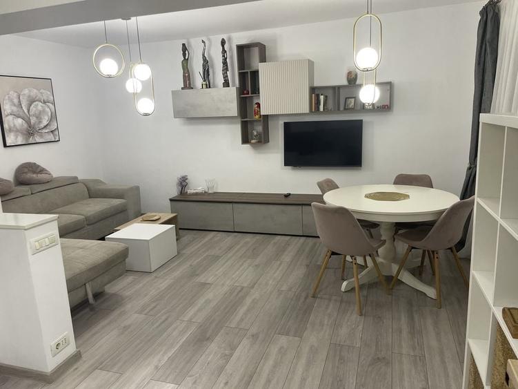 Apartament cu 4 camere decomandat în Pantelimon