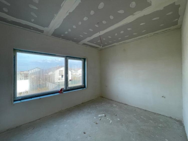 Duplex cu 4 camere cu Canalizare în Moșnița Veche