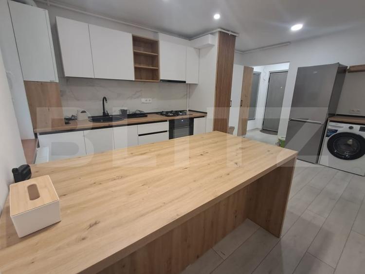 Apartament cu 3 camere circular, mobilat în Tudor